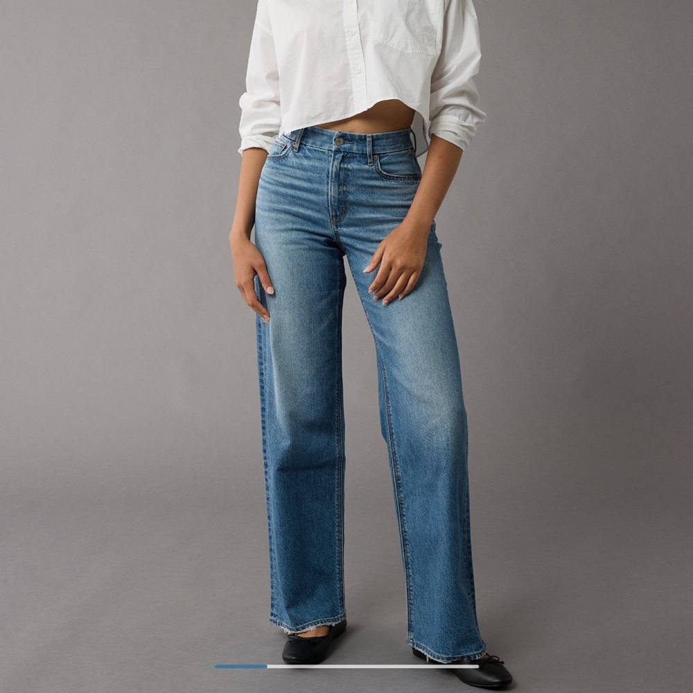 AE Strigid Super High Waisted Baggy Straight Jeans - size 8 long